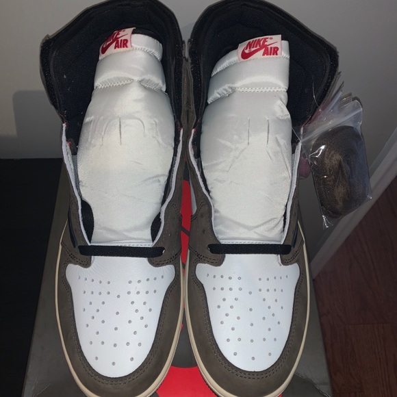 TRAVIS SCOTT 1s - Picture 9 of 10